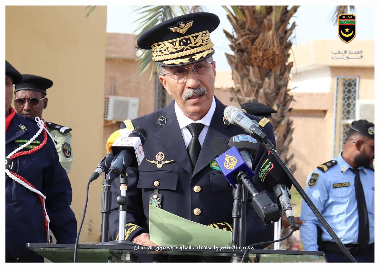 مدير الأمن الوطني يصرف مكافآت مالية لمنتسبي قطاع الشرطة بمناسبة عيد الأضحى