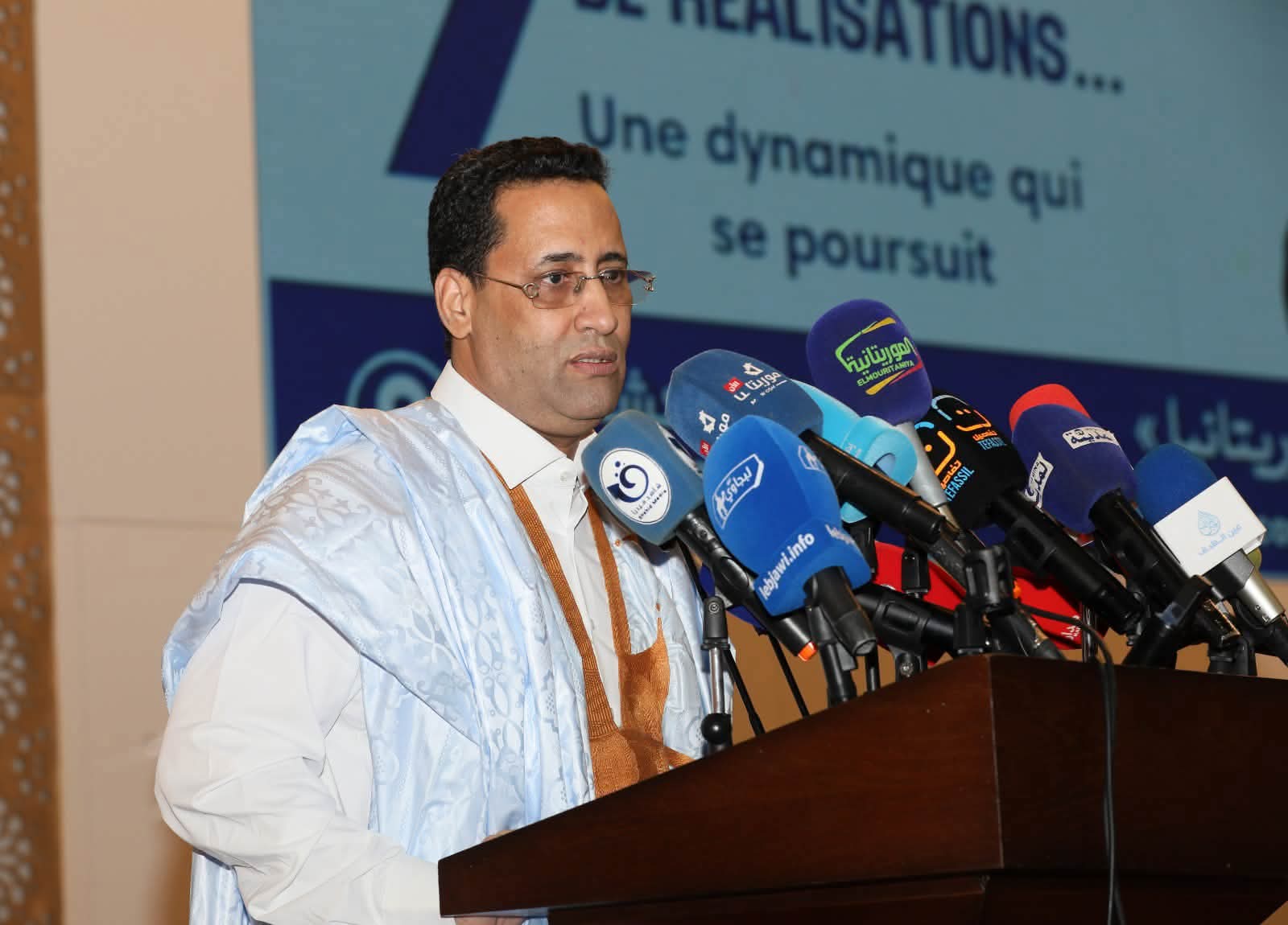 الوزير الأول يستعرض حصيلة سبع سنوات من الإنجازات ويؤكد مواصلة مسيرة البناء والتنمية (صور)