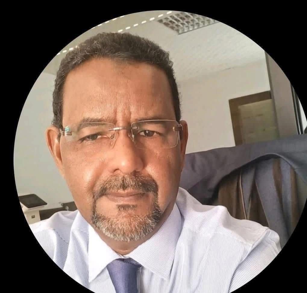 الأستاذ عالي ولد محمد سالم يعزي في وفاة أخيه وصديقه محمد المشري ولد الخطاط